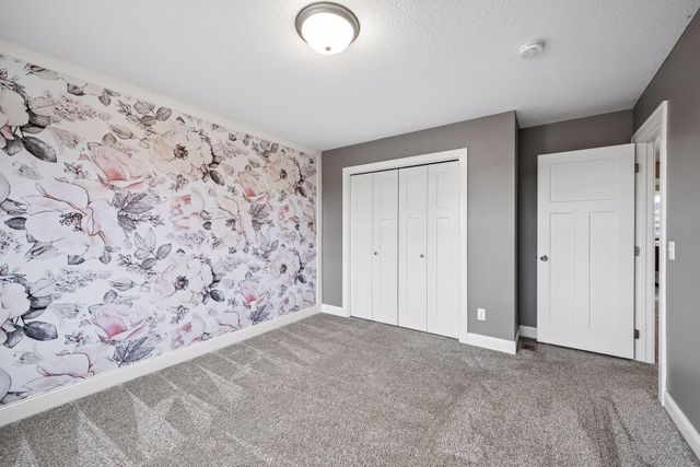 7050 69th Circle NE, Albertville, MN 55301