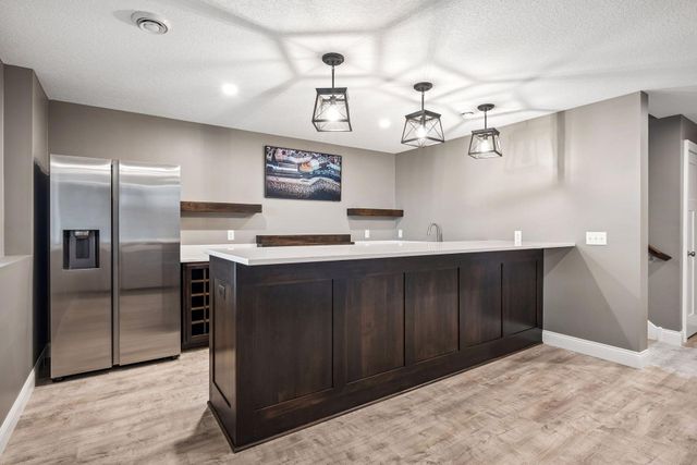 7050 69th Circle NE, Albertville, MN 55301