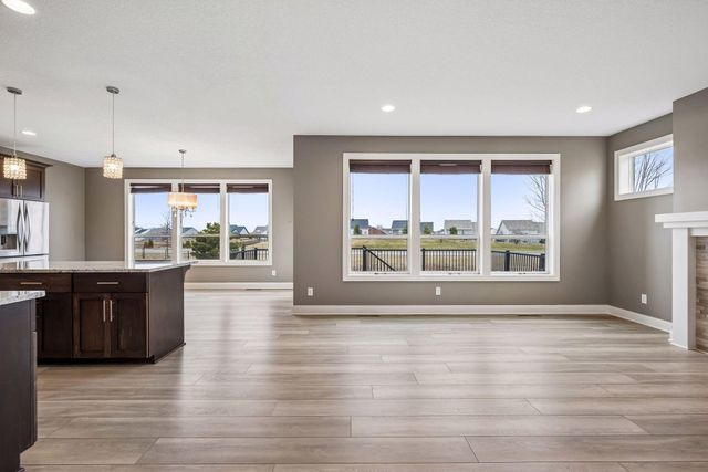 7050 69th Circle NE, Albertville, MN 55301