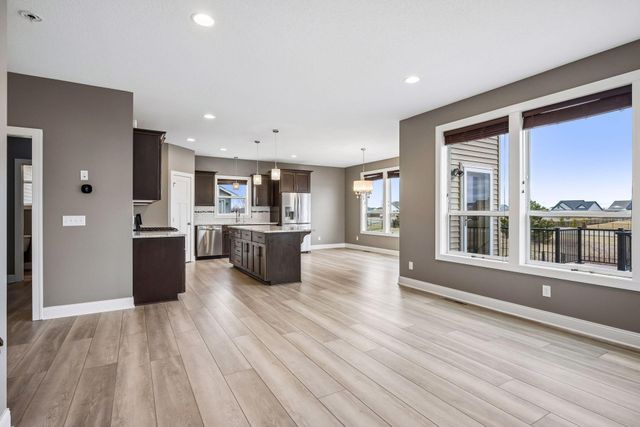 7050 69th Circle NE, Albertville, MN 55301