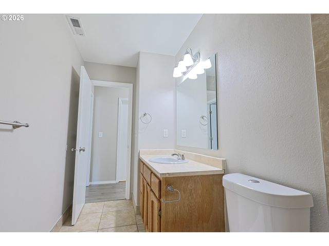16704 Ne 12TH St, Vancouver, WA 98684