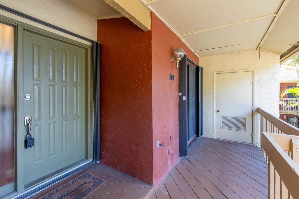 Image 6 of property listing at 13165 Chadwick Court 32, Wellington, FL 33414