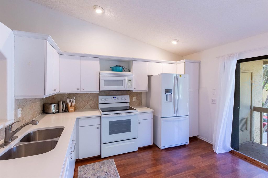 Image 9 of property listing at 13165 Chadwick Court 32, Wellington, FL 33414