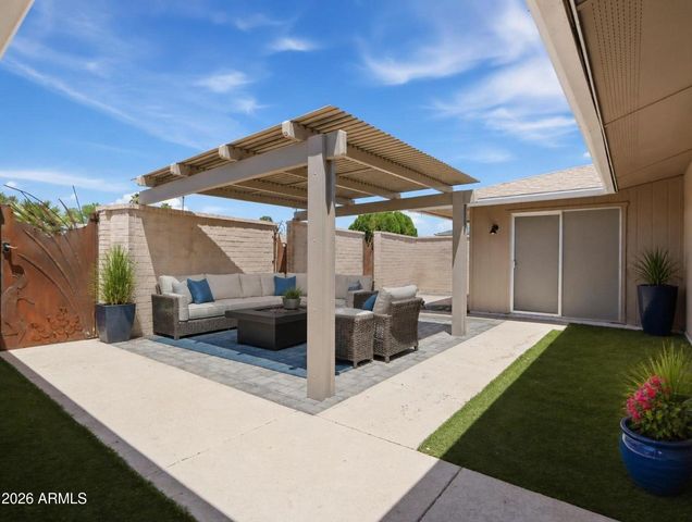 9627 W LINDGREN Avenue, Sun City, AZ 85373
