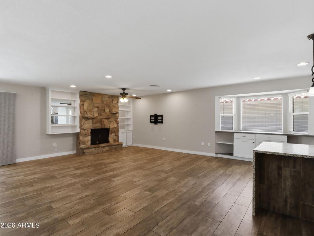 9627 W LINDGREN Avenue, Sun City, AZ 85373 — photo 5
