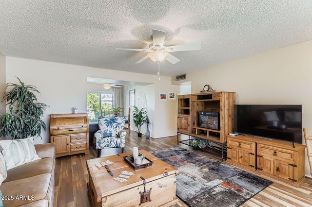 9524 W GREENWAY Road, Sun City, AZ 85351