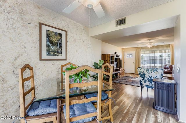 9524 W GREENWAY Road, Sun City, AZ 85351