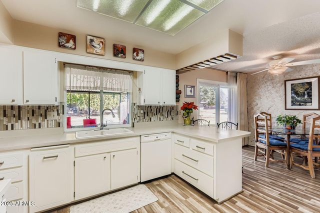 9524 W GREENWAY Road, Sun City, AZ 85351