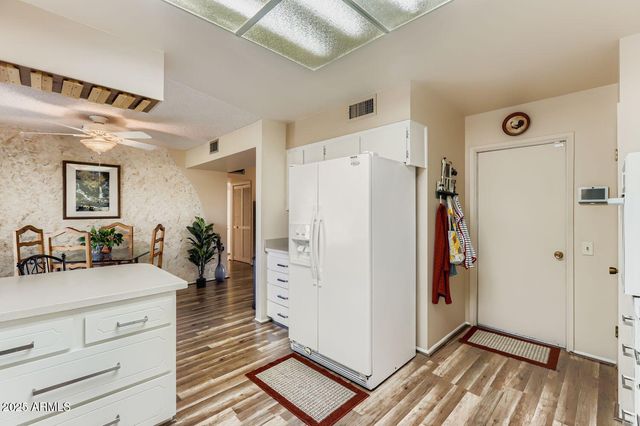 9524 W GREENWAY Road, Sun City, AZ 85351