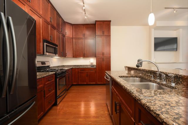 465 S Main St Apt 303, Memphis, TN 38103