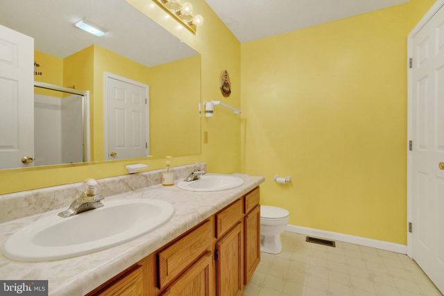 15 KATIE CT, Stewartstown, PA 17363