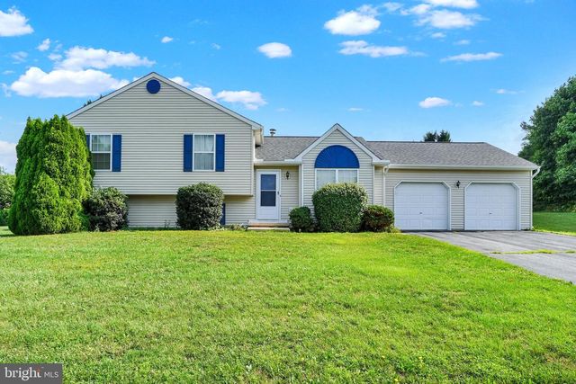 15 KATIE CT, Stewartstown, PA 17363