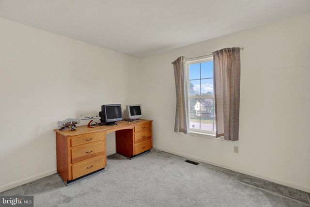 15 KATIE CT, Stewartstown, PA 17363