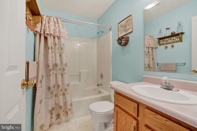 15 KATIE CT, Stewartstown, PA 17363