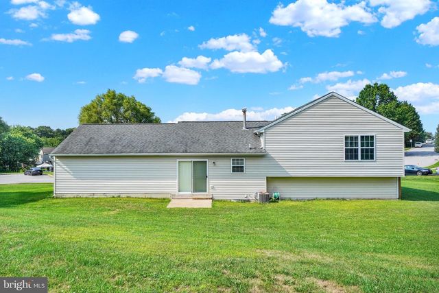 15 KATIE CT, Stewartstown, PA 17363