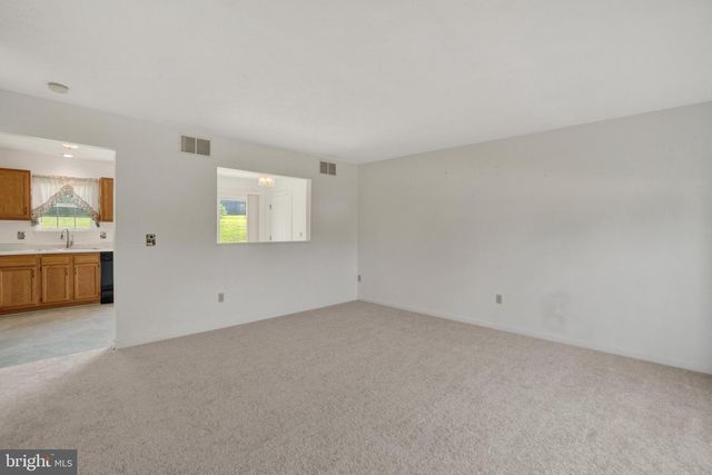 15 KATIE CT, Stewartstown, PA 17363