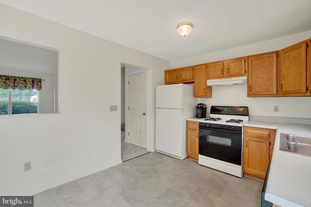 15 KATIE CT, Stewartstown, PA 17363