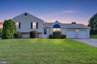 15 KATIE CT, Stewartstown, PA 17363