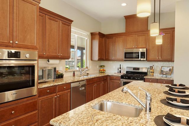 3670 Rapallo Way, Manteca, CA 95337
