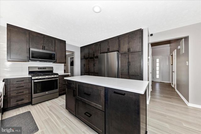 19010 WOOTTON AVE, Poolesville, MD 20837