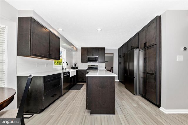 19010 WOOTTON AVE, Poolesville, MD 20837