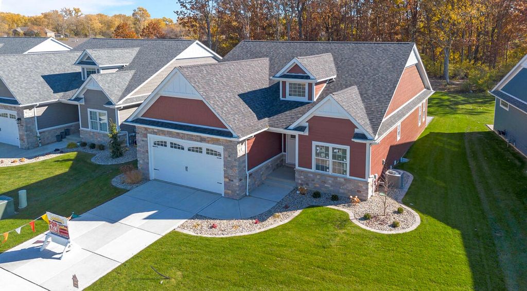 12707 Creekside Drive, Cedar Lake, IN 46303
