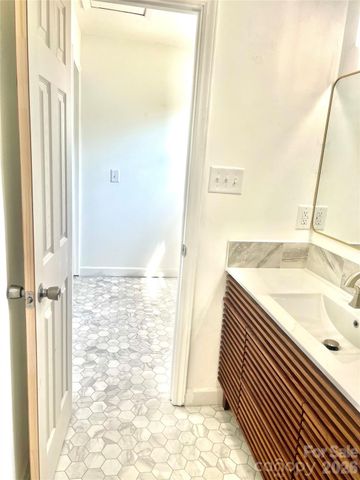 358 Woodlawn Avenue, Cramerton, NC 28032
