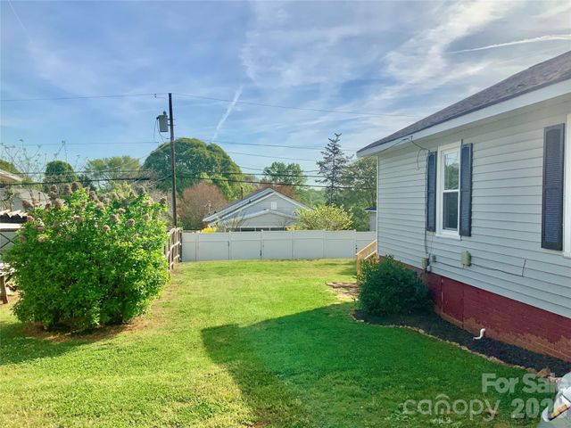 358 Woodlawn Avenue, Cramerton, NC 28032
