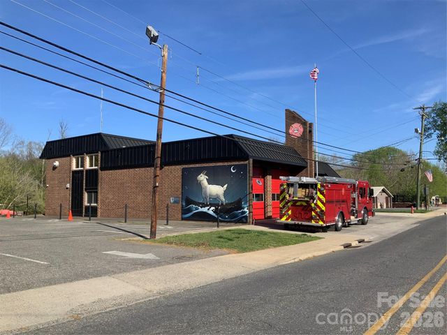 358 Woodlawn Avenue, Cramerton, NC 28032