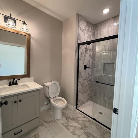 4867 NW Vicolo Dellamore Way, Riverside, MO 64150