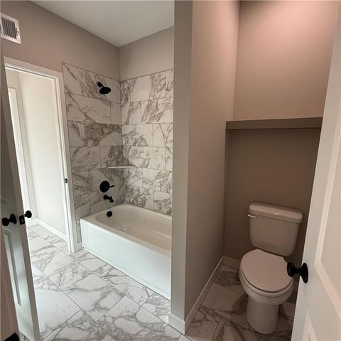 4867 NW Vicolo Dellamore Way, Riverside, MO 64150