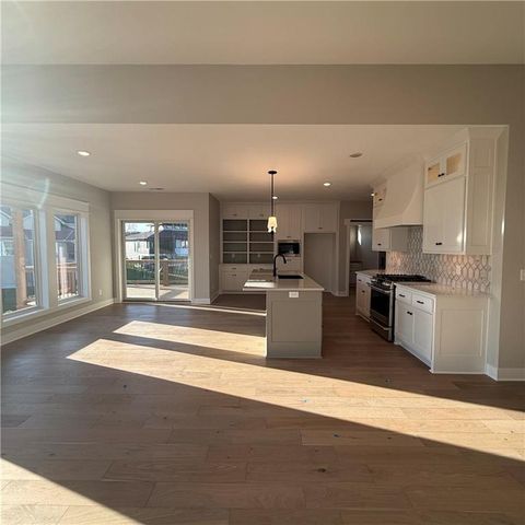 4867 NW Vicolo Dellamore Way, Riverside, MO 64150