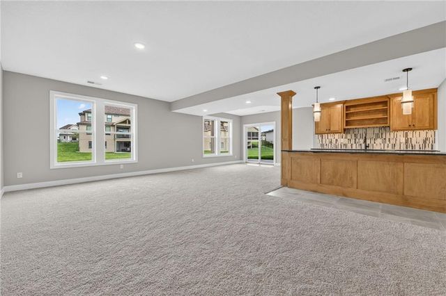 4867 NW Vicolo Dellamore Way, Riverside, MO 64150