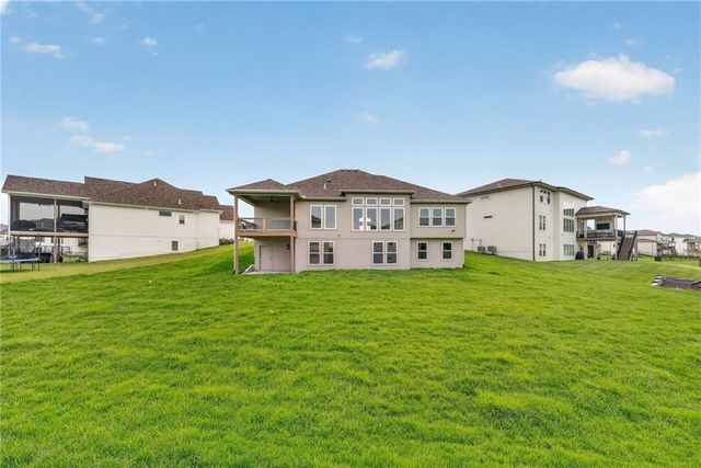 4867 NW Vicolo Dellamore Way, Riverside, MO 64150