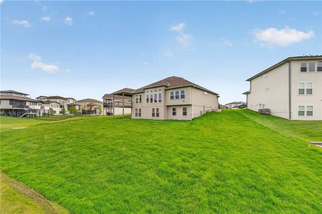 4867 NW Vicolo Dellamore Way, Riverside, MO 64150