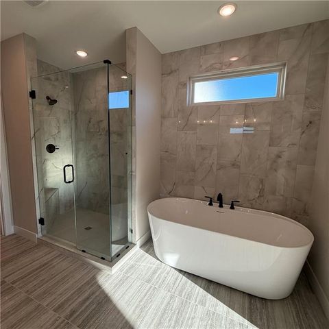 4867 NW Vicolo Dellamore Way, Riverside, MO 64150