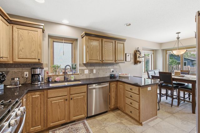 1576 La Mar Drive, Mankato, MN 56003