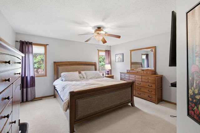 1576 La Mar Drive, Mankato, MN 56003