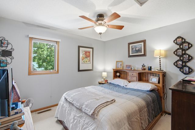 1576 La Mar Drive, Mankato, MN 56003