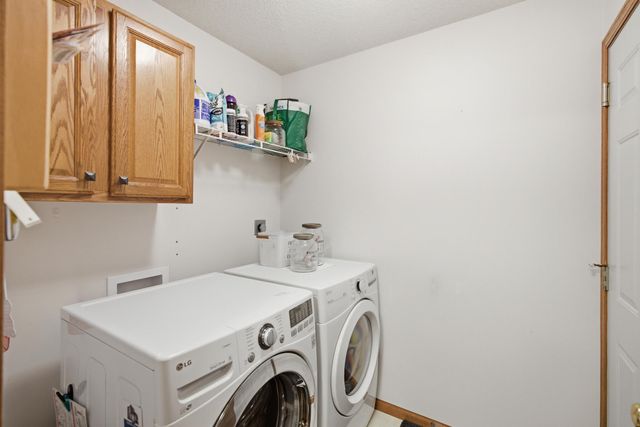 1576 La Mar Drive, Mankato, MN 56003
