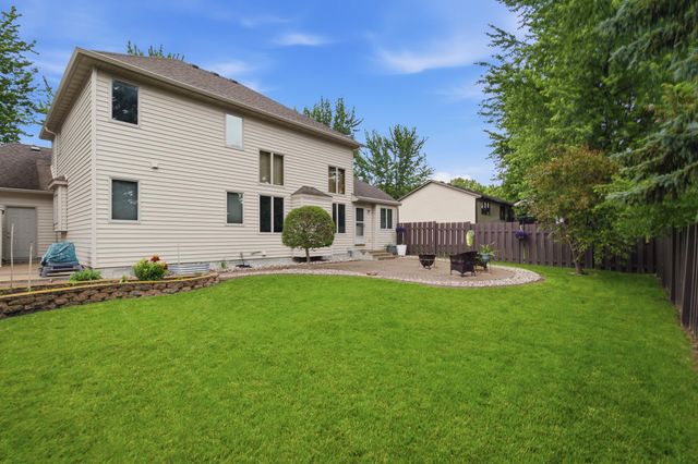 1576 La Mar Drive, Mankato, MN 56003