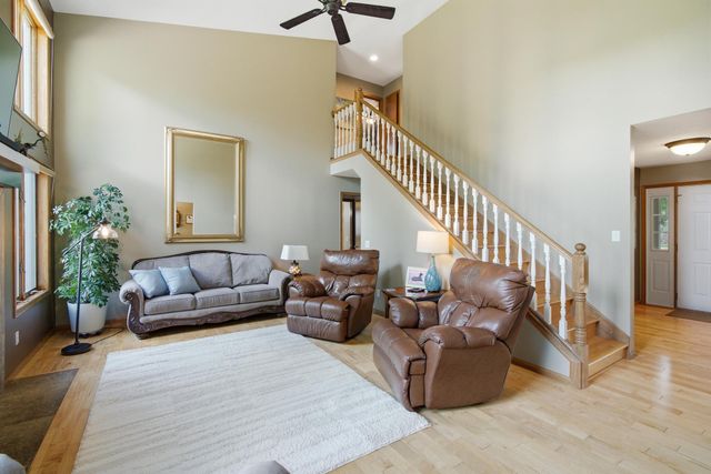 1576 La Mar Drive, Mankato, MN 56003