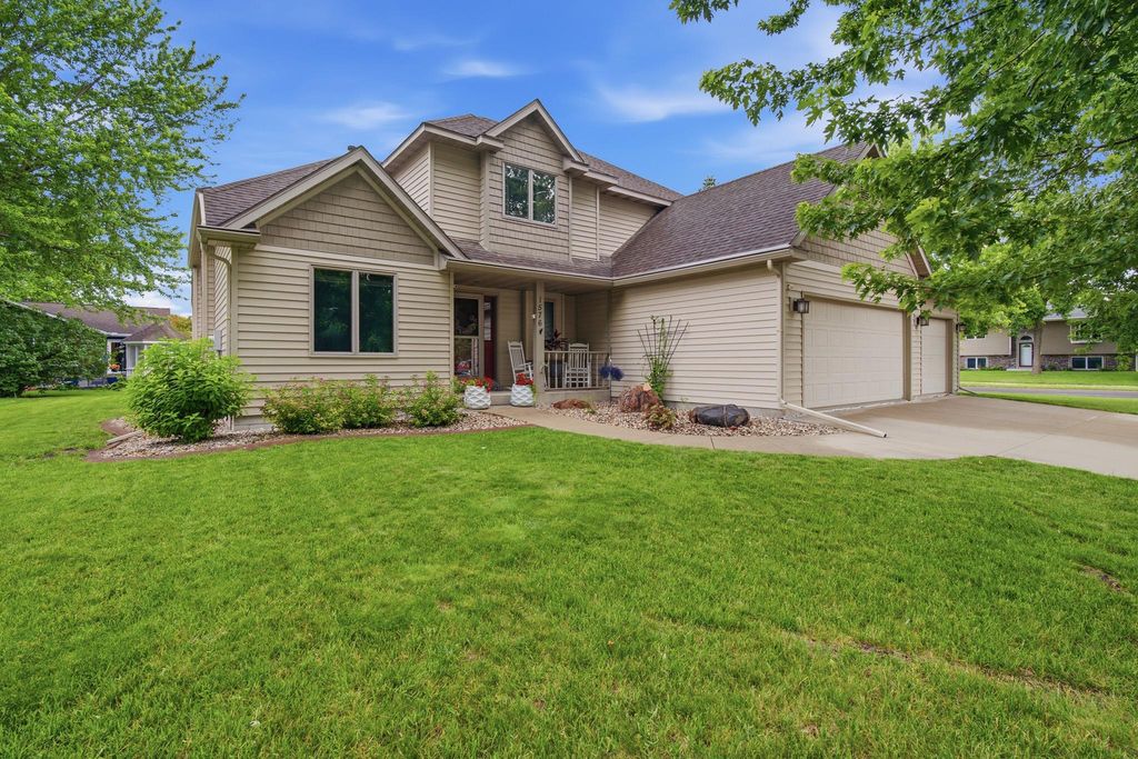 1576 La Mar Drive, Mankato, MN 56003