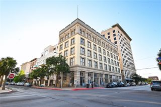 415 22nd Street 4B, Galveston, TX 77550