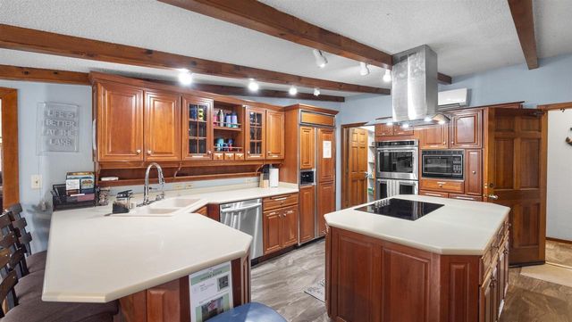 E1233 PINE TREE, Waupaca, WI 54981