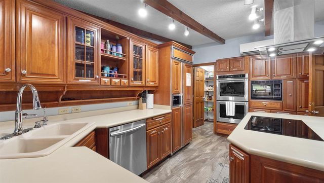 E1233 PINE TREE, Waupaca, WI 54981