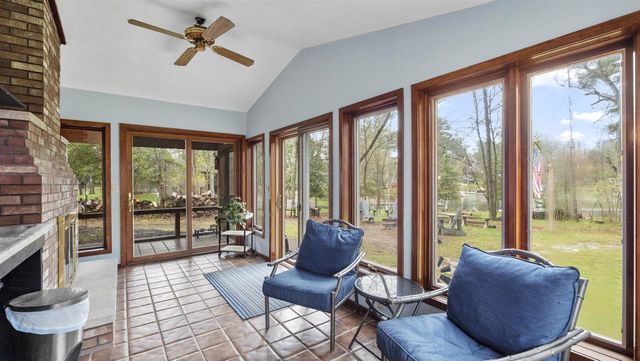 E1233 PINE TREE, Waupaca, WI 54981