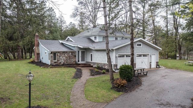 E1233 PINE TREE, Waupaca, WI 54981