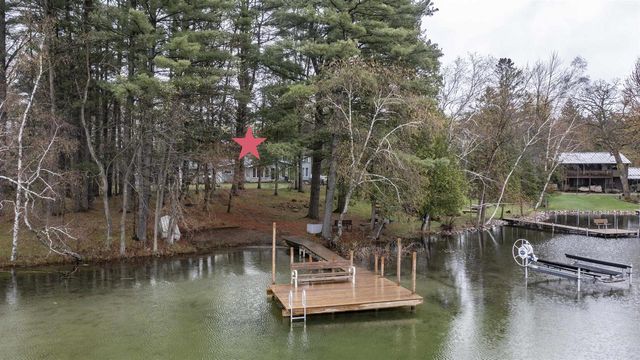 E1233 PINE TREE, Waupaca, WI 54981