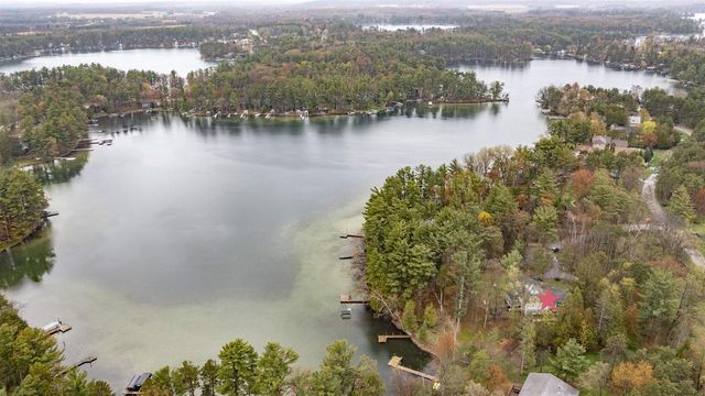 E1233 PINE TREE, Waupaca, WI 54981